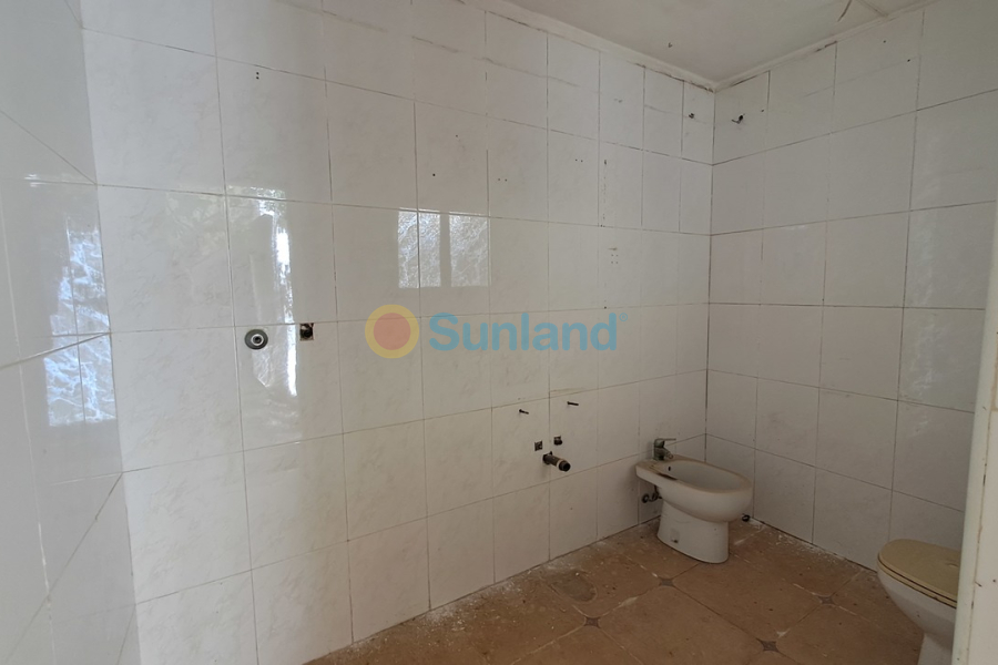 Resale - C - Orihuela