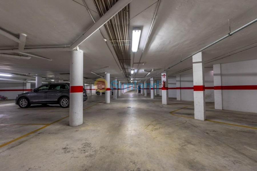 Resale - Apartment - Orihuela Costa - Campoamor