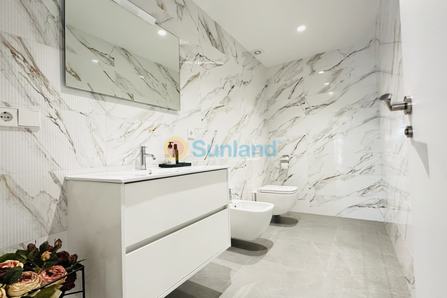 Resale - V - Las Colinas Golf Resort