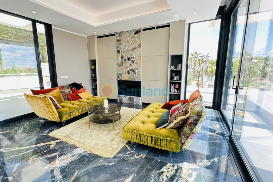 Resale - V - Las Colinas Golf Resort