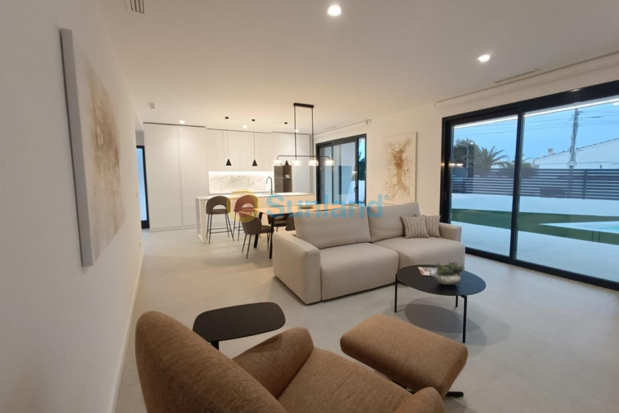 Вторичка - Bилла - Ciudad Quesada