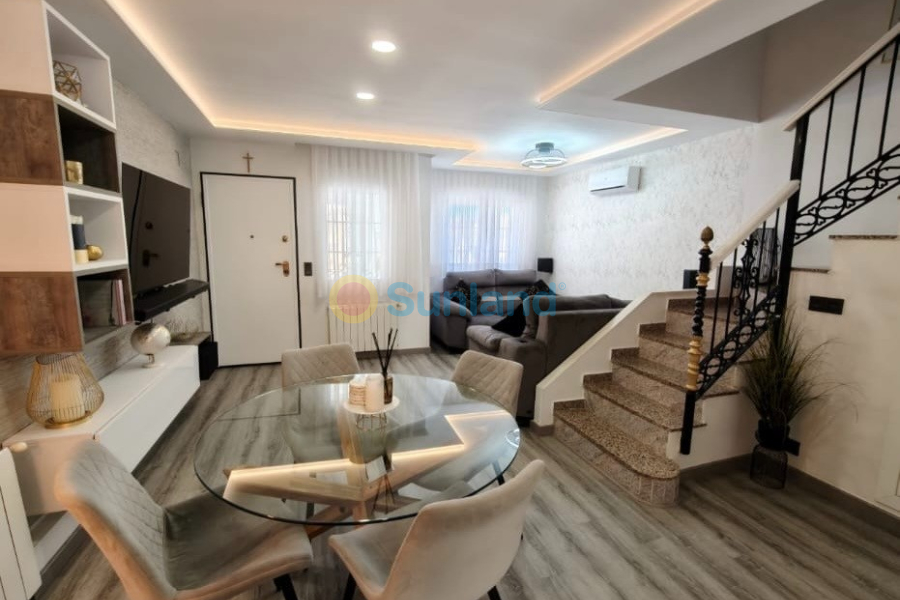 Använda fastigheter - Villa - Orihuela Costa - Villamartin