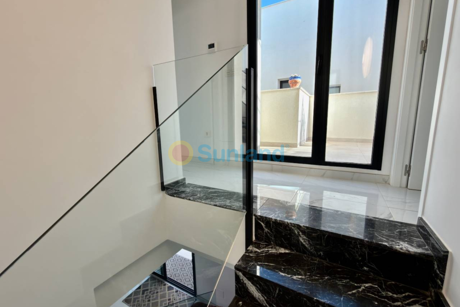 Resale - Villa - Los Montesinos - 