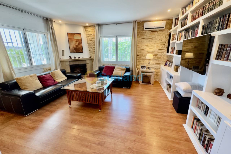 Resale - Country house - Torrellano