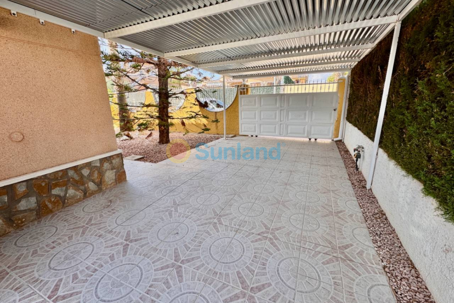 Använda fastigheter - Villa - Benferri