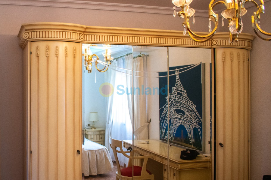 Resale - Villa - La Manga del Mar Menor - 