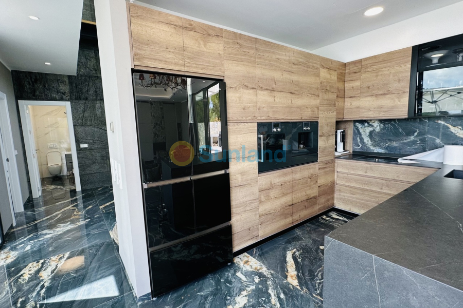 Resale - V - Las Colinas Golf Resort