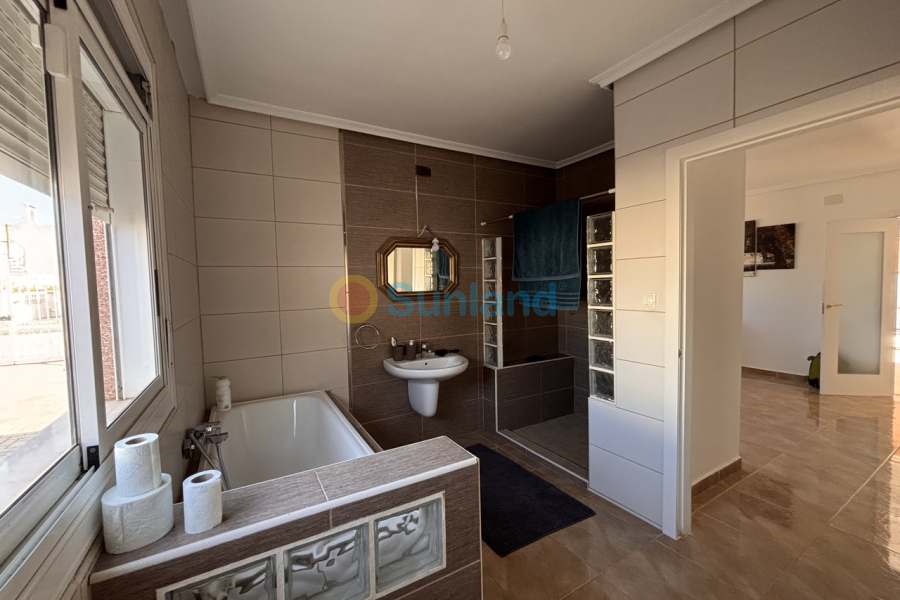 Brukte eiendommer - V - Benijofar