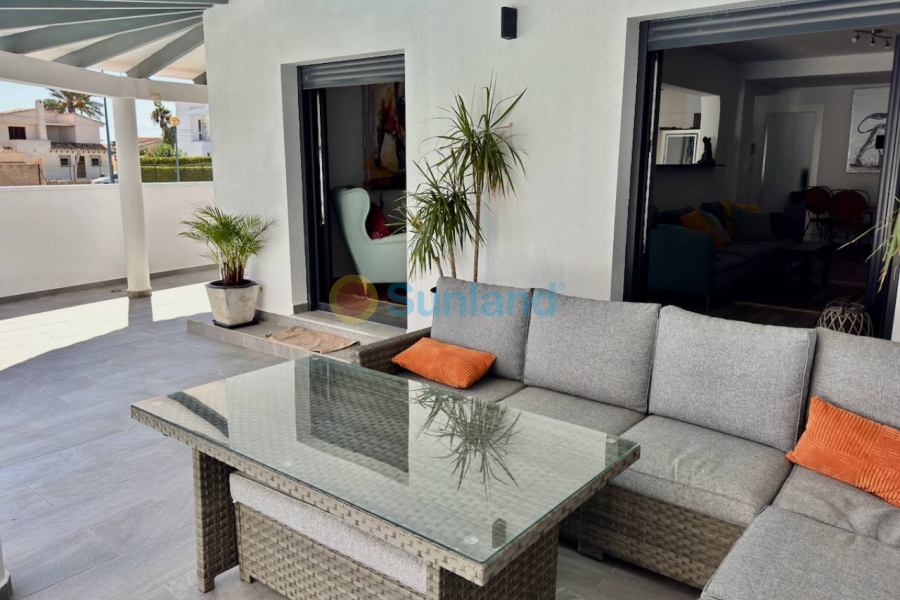 Resale - Villa - Punta Prima - 