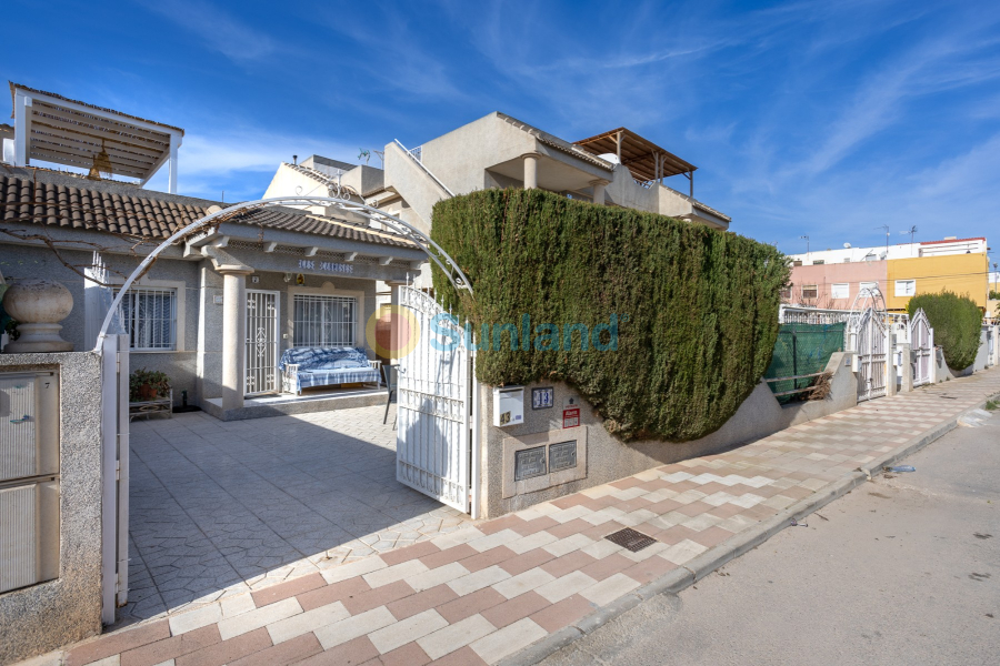 Använda fastigheter - Semi - Detached Villa - Torrevieja - El Chaparral