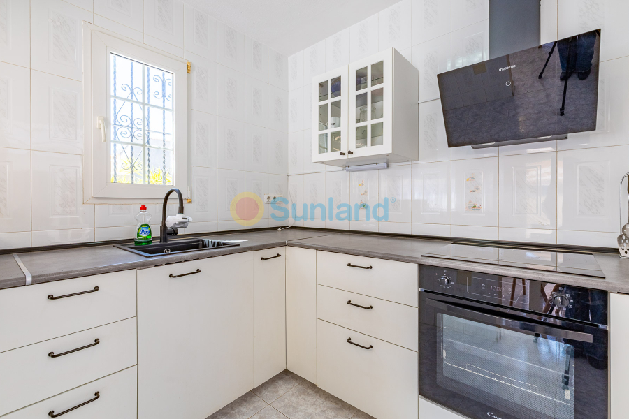 Segunda mano - Casa de Pueblo - Torrevieja - Torreta - florida