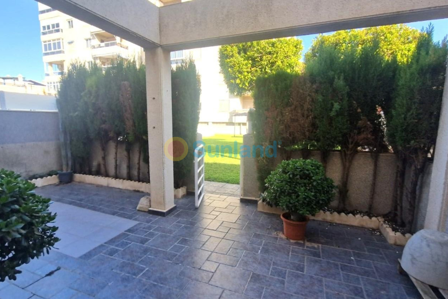 Resale - Townhouse - Torrevieja - 