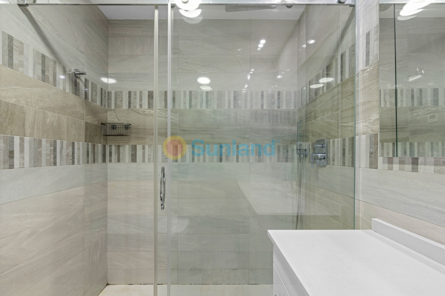 Resale - Apartment - Orihuela Costa - Punta Prima