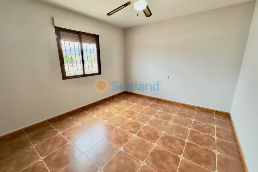 Resale - Country house - Orihuela