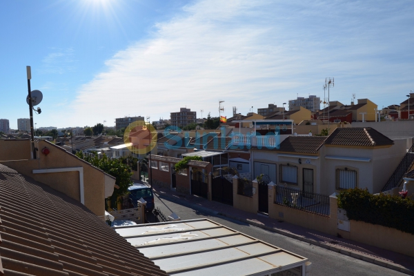 Brukte eiendommer - Vertikaldelt enebolig - Torrevieja - Aguas Nuevas