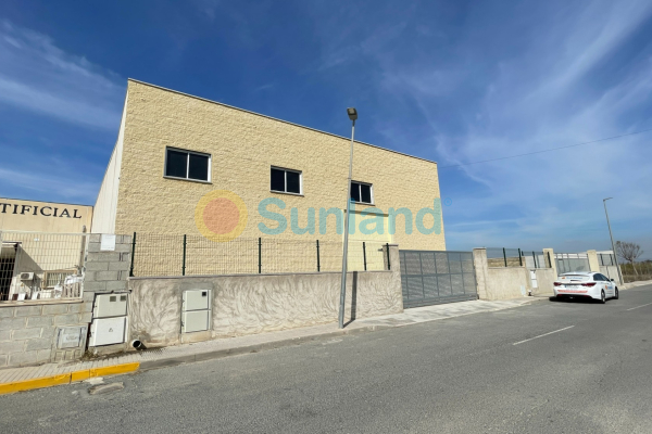 Använda fastigheter - Kommersiella fastighet - Formentera del Segura